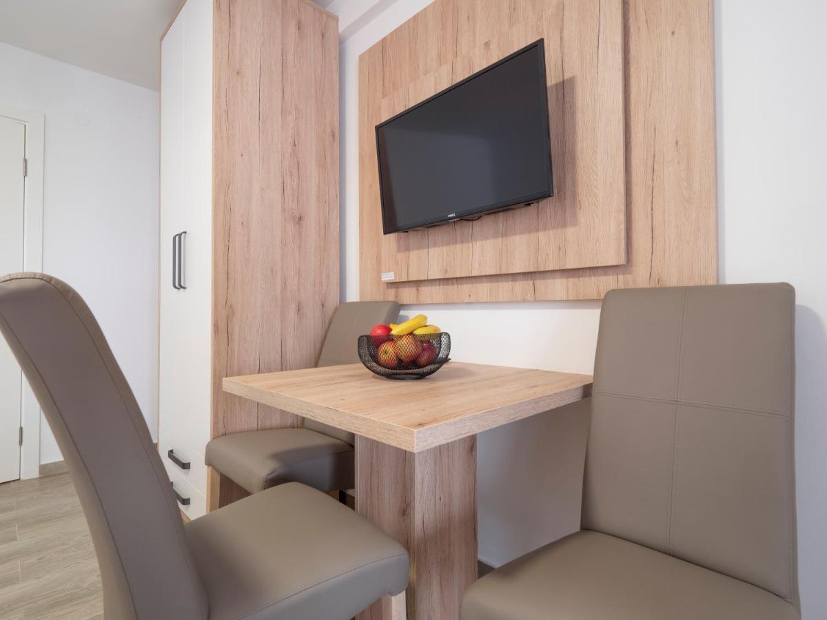 Studio Apartments Marea 2 Будва Екстер'єр фото