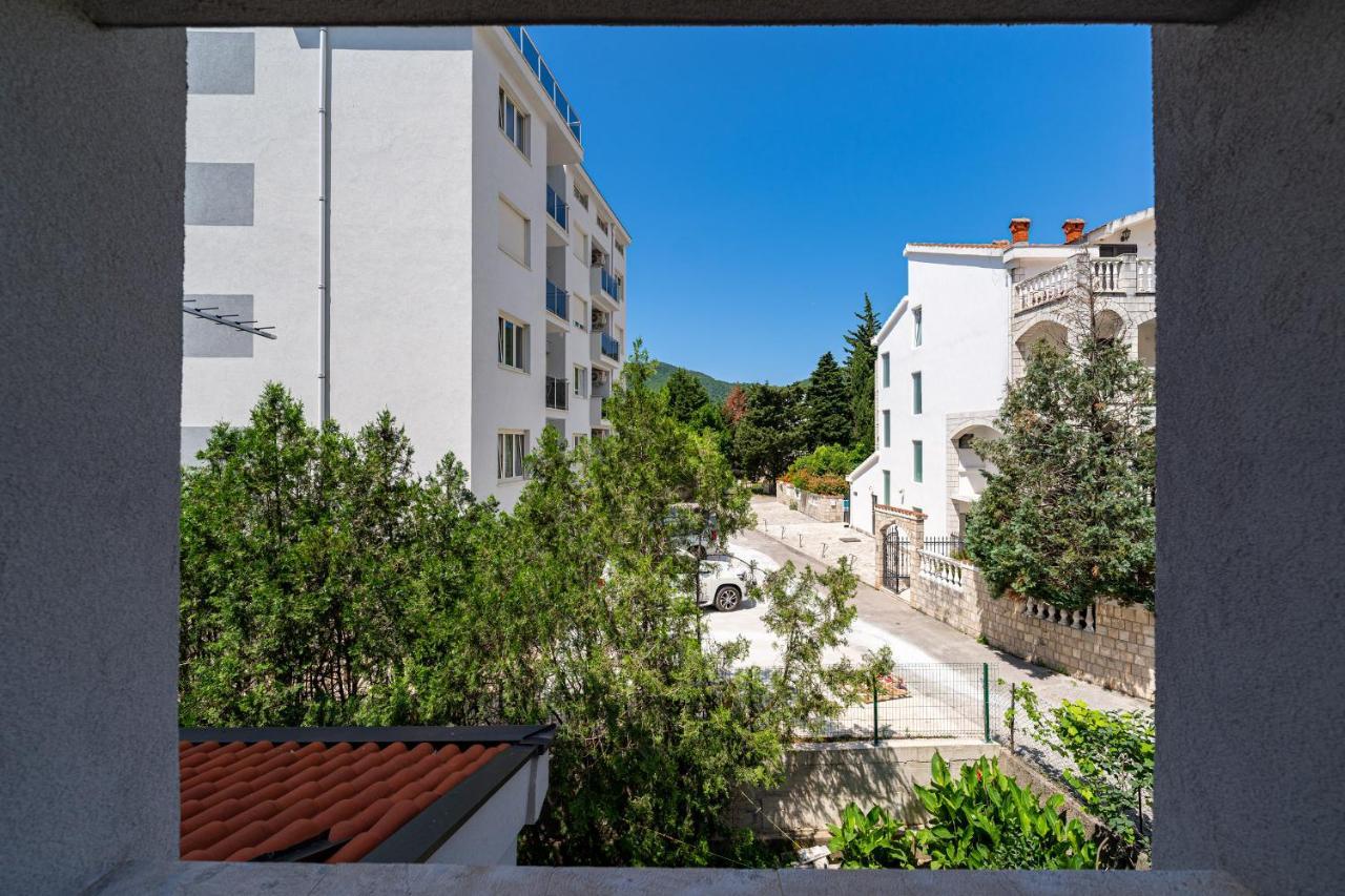 Studio Apartments Marea 2 Будва Екстер'єр фото